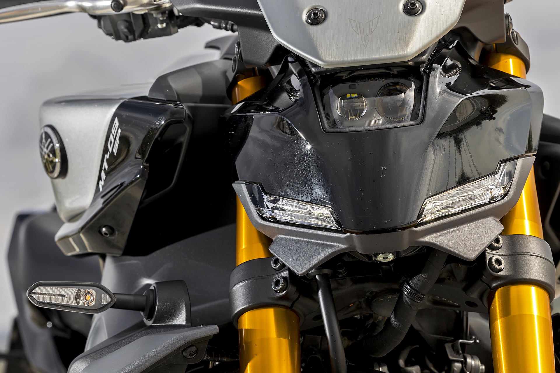 Yamaha MT-09 SP Vs Triumph Street Triple 765 RS
