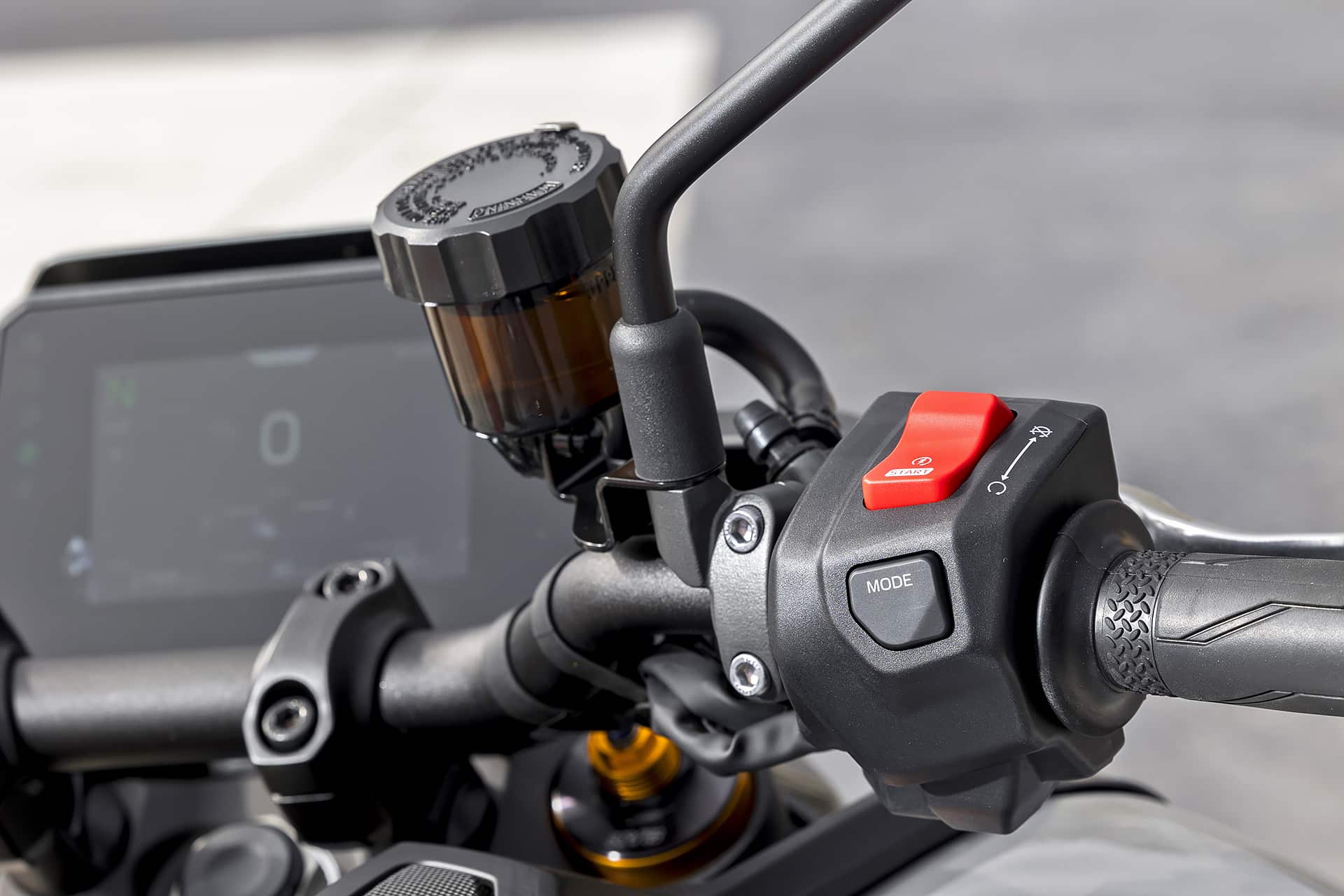Yamaha MT-09 SP Vs Triumph Street Triple 765 RS