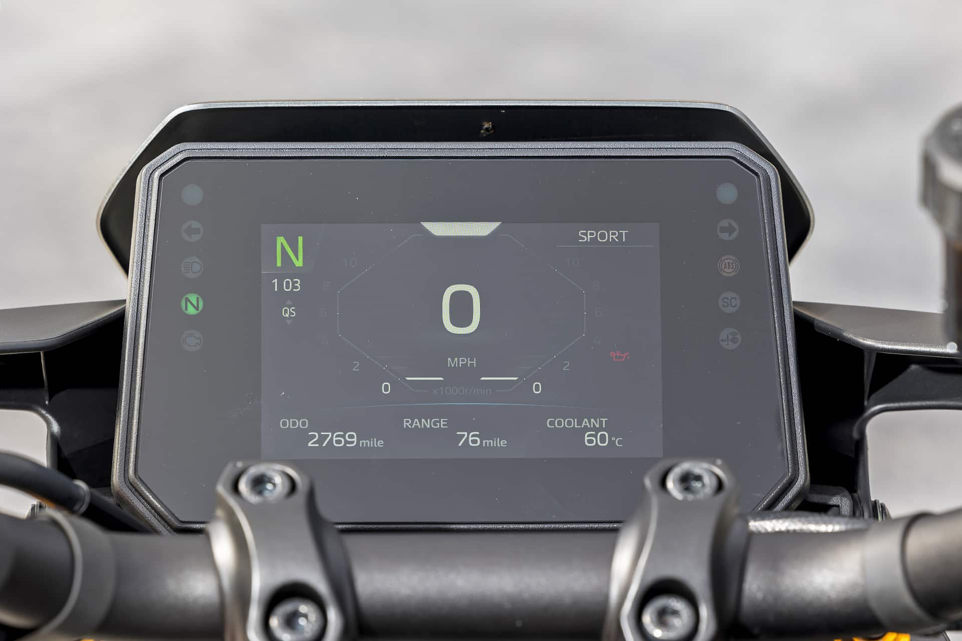 Yamaha MT-09 SP Vs Triumph Street Triple 765 RS