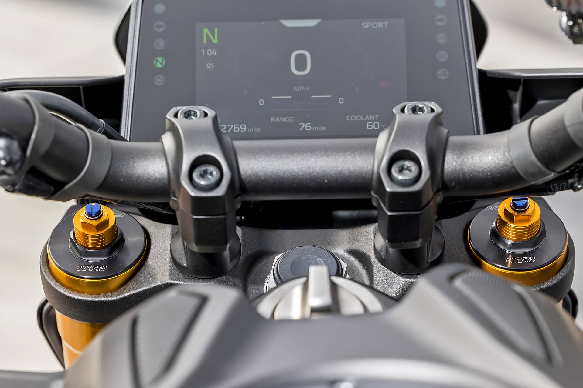 Yamaha MT-09 SP Vs Triumph Street Triple 765 RS