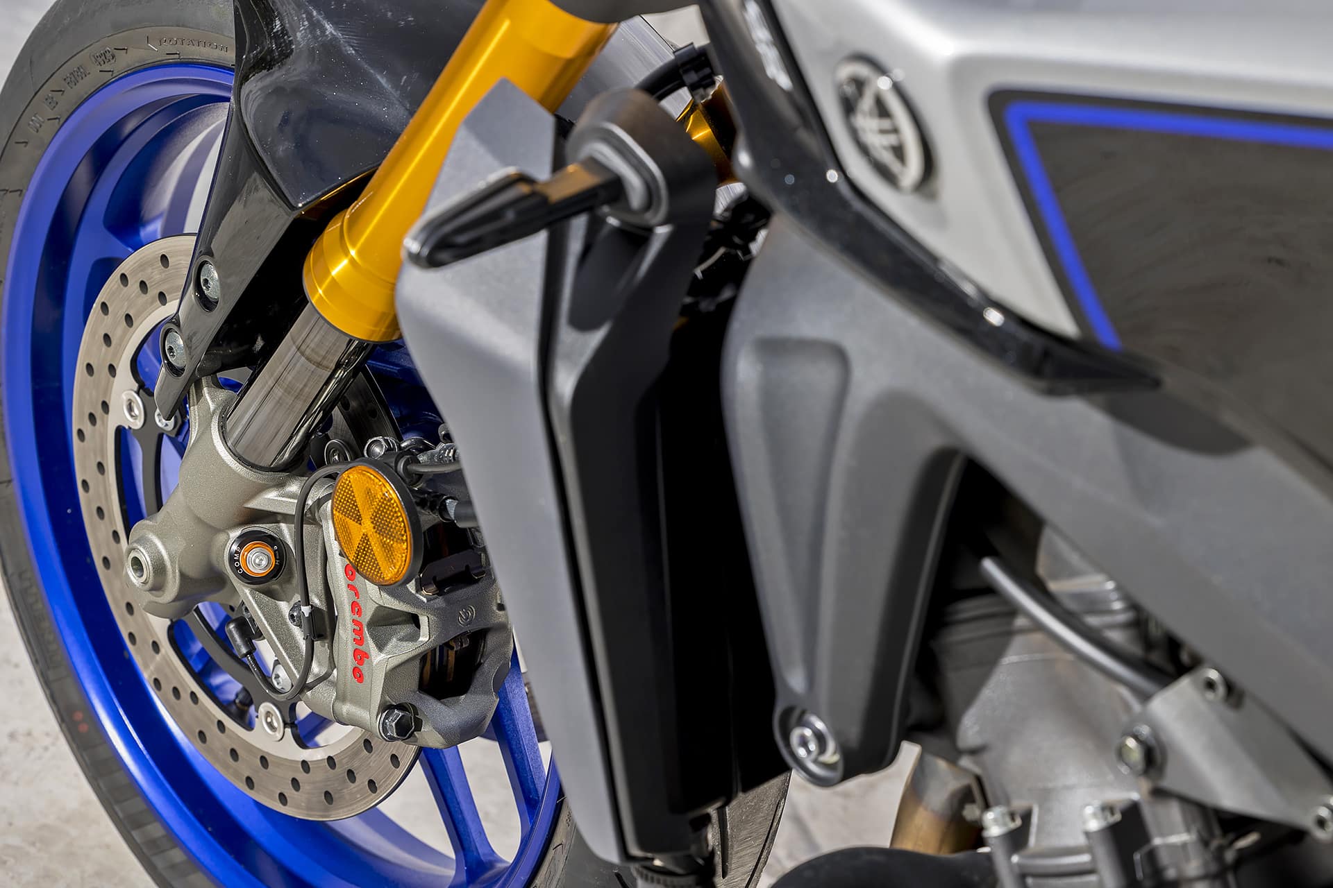 Yamaha MT-09 SP Vs Triumph Street Triple 765 RS