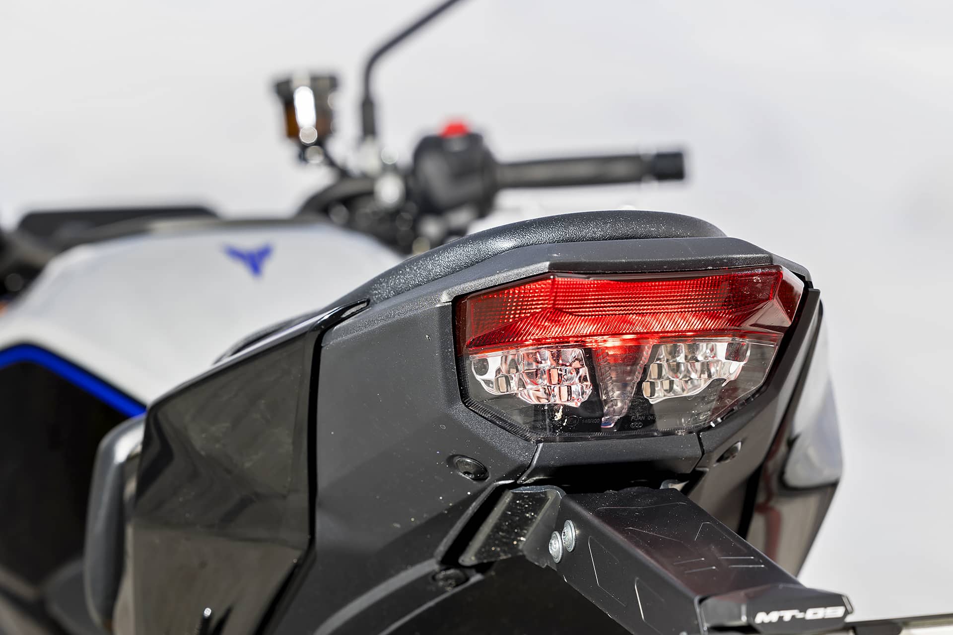 Yamaha MT-09 SP Vs Triumph Street Triple 765 RS