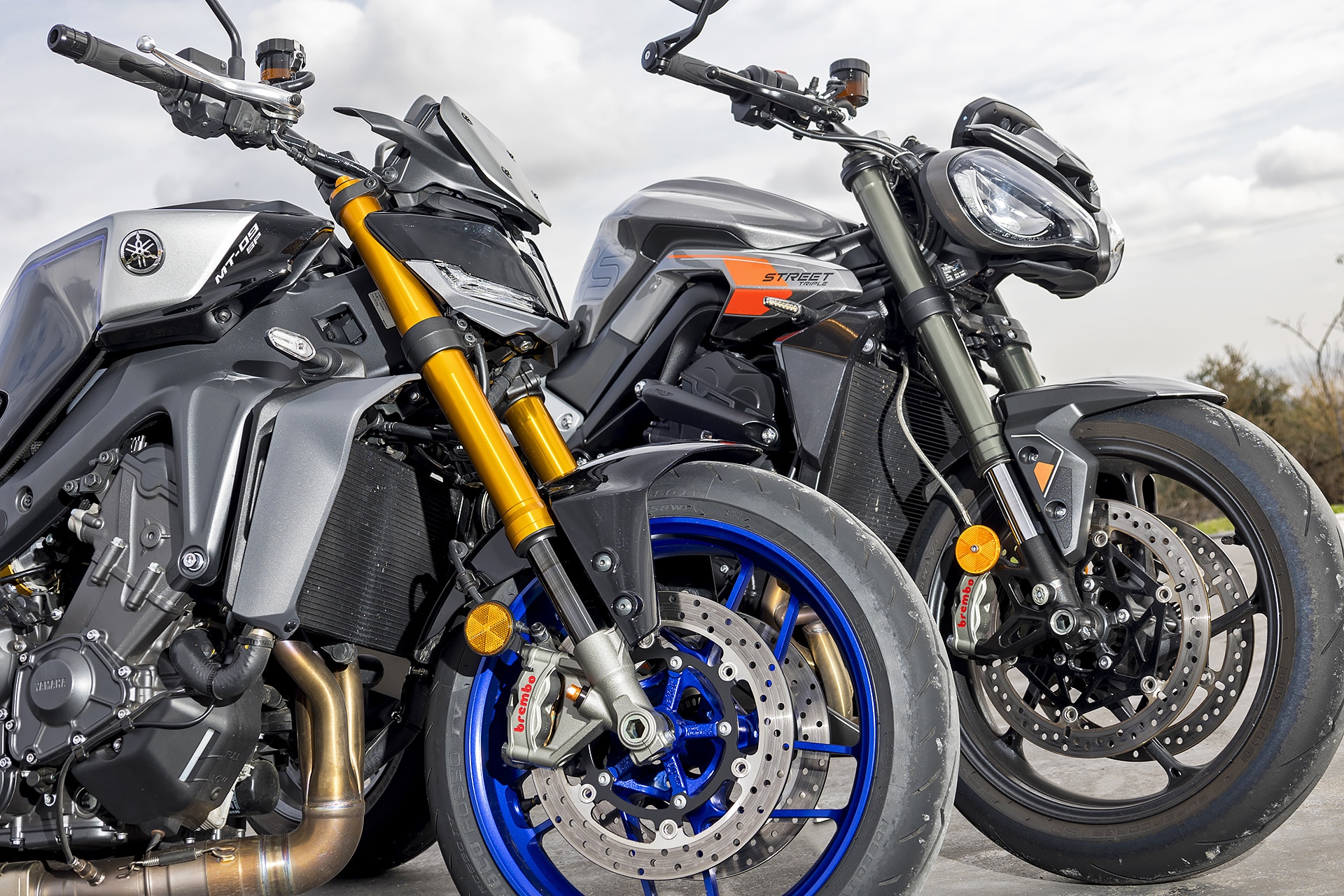 Yamaha MT-09 SP Vs Triumph Street Triple 765 RS