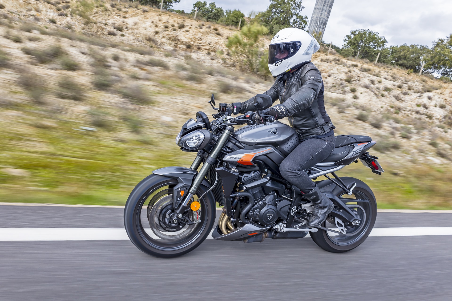 Yamaha MT-09 SP Vs Triumph Street Triple 765 RS