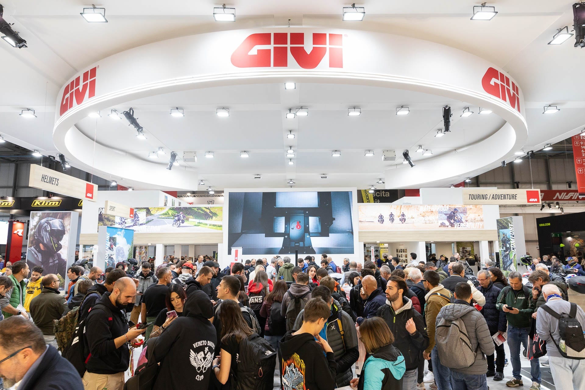 GIVI muestra su catálogo de productos para 2025, con motivo de la 110ª edición de EICMA