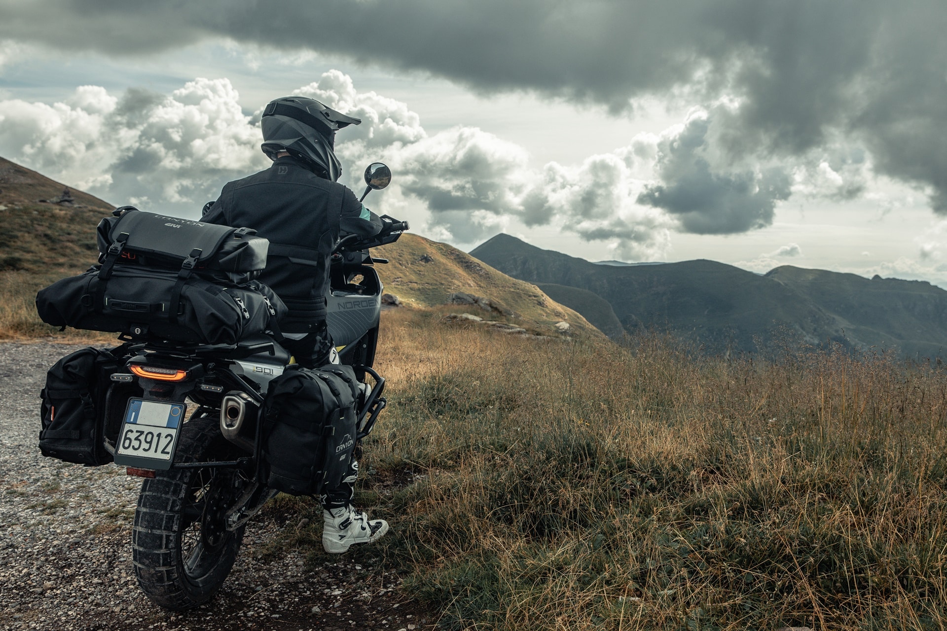 La Husqvarna Norden 901 y la gama de accesorios GIVI se fusionan para afrontar cualquier desafío