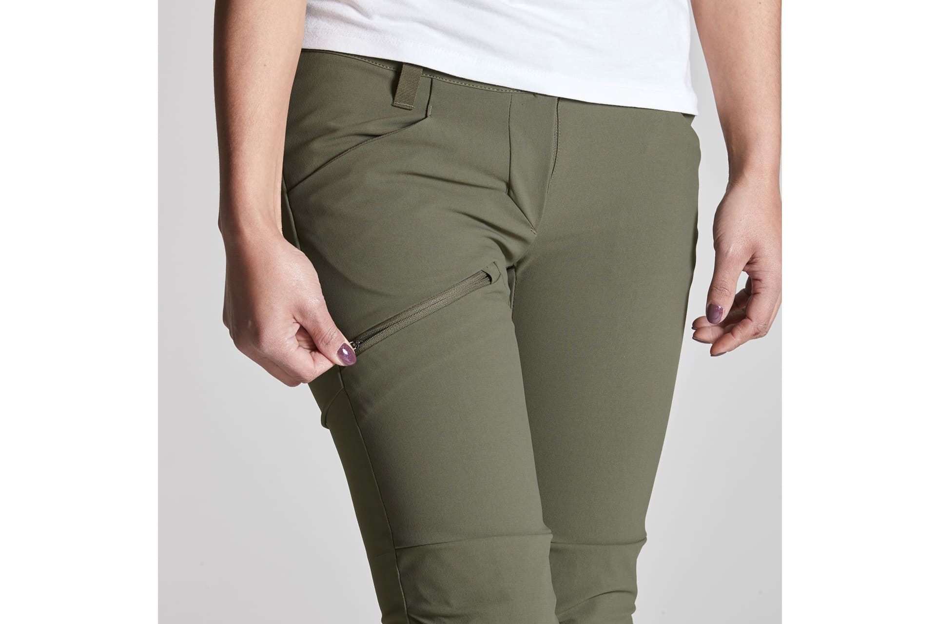 Colección de pantalones para mujer SPIDI 2025