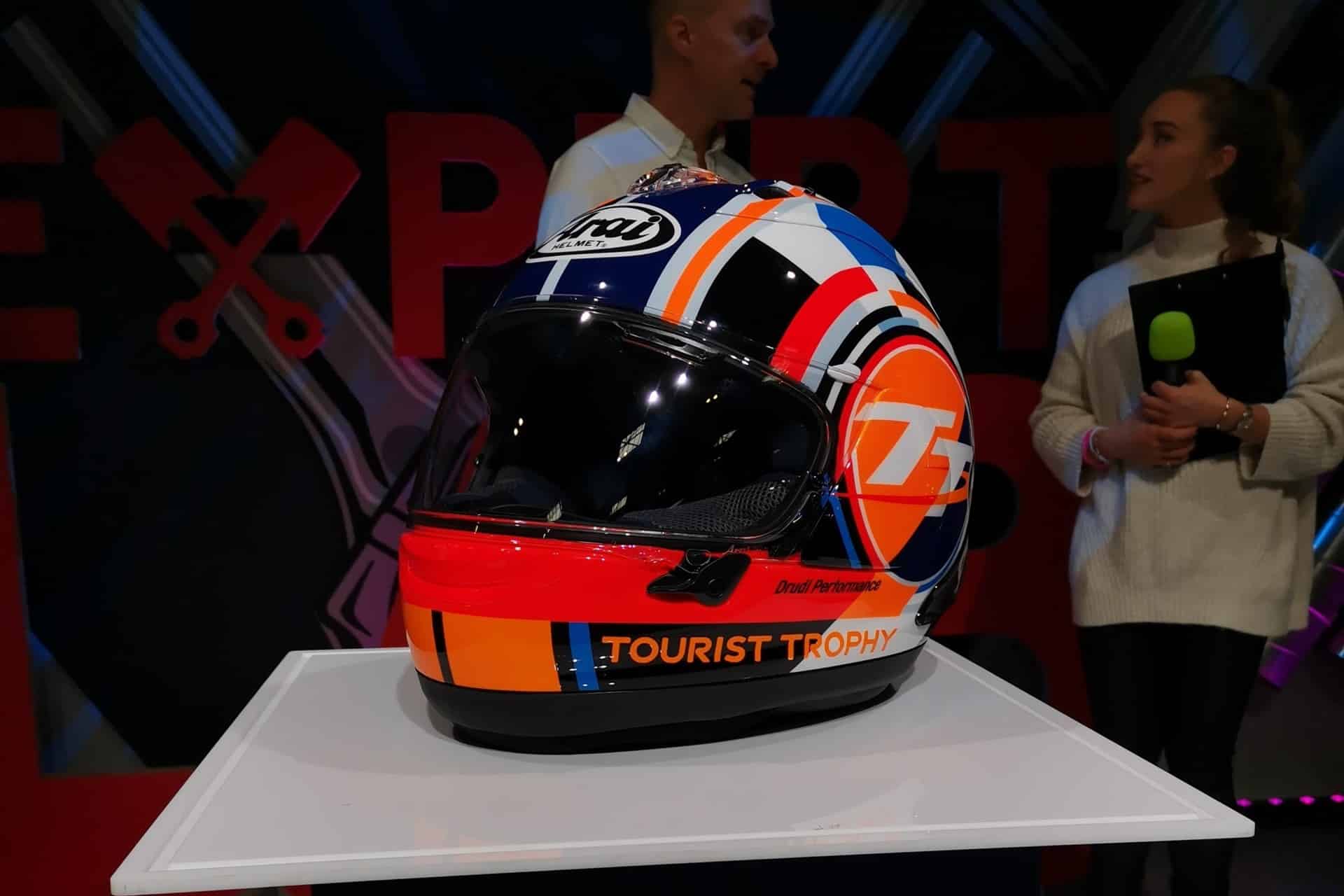 Arai RX-7V EVO 2025 IoM TT Limited Edition: El aliado perfecto dentro y fuera de la Isla de Man