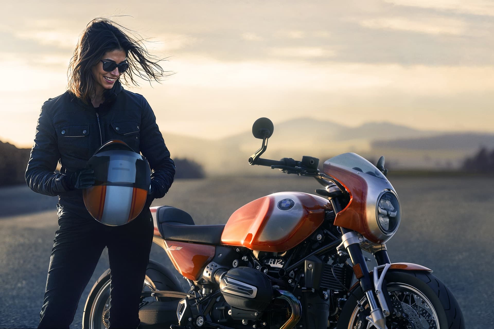 Nueva BMW R 12 S 2025 Imagen retro-deportiva con la última tecnología del presente