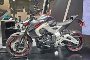 La nueva naked deportiva de Zontes, la ZT 703 R, casi lista para su debut en 2025