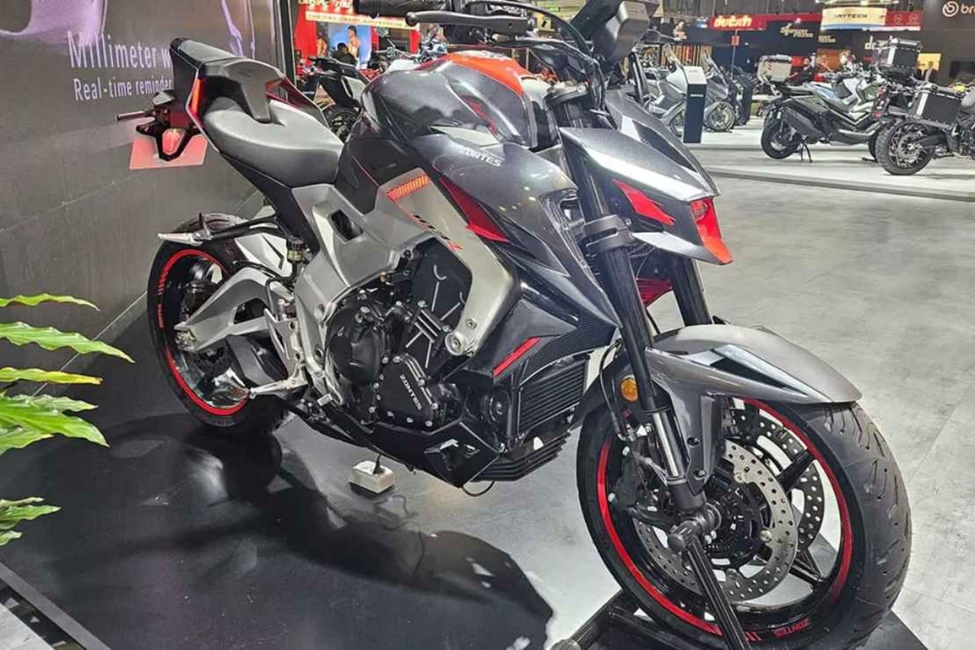 La nueva naked deportiva de Zontes, la ZT 703 R, casi lista para su debut en 2025
