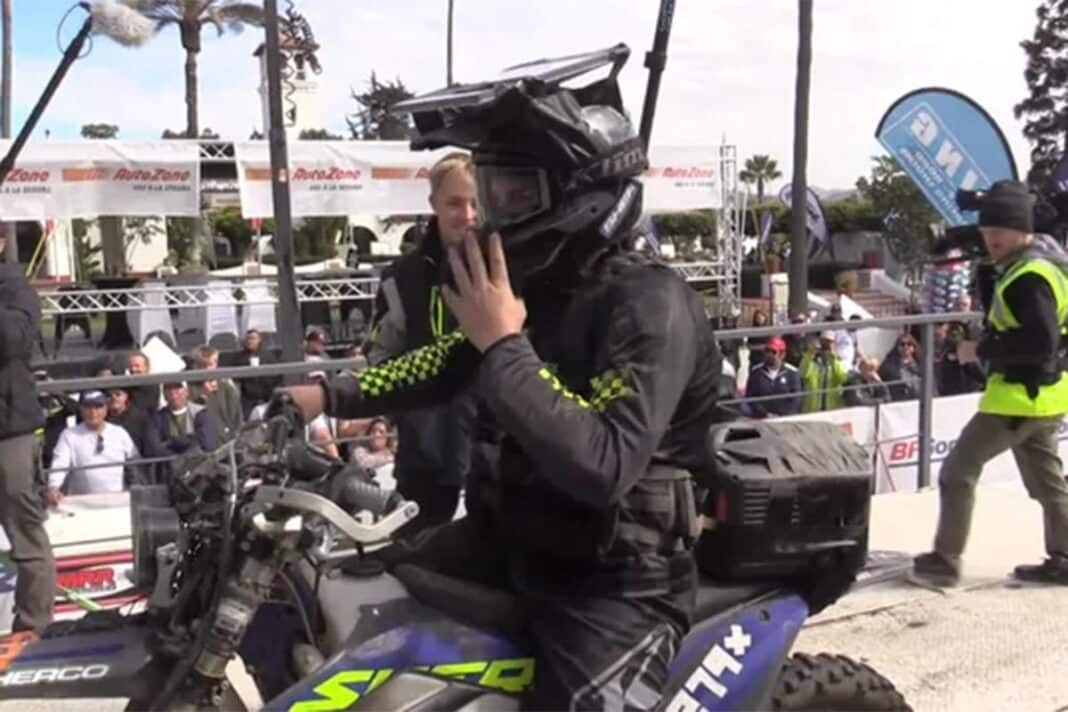 En videollamada con su madre: Así corrió este piloto toda la Baja 1000