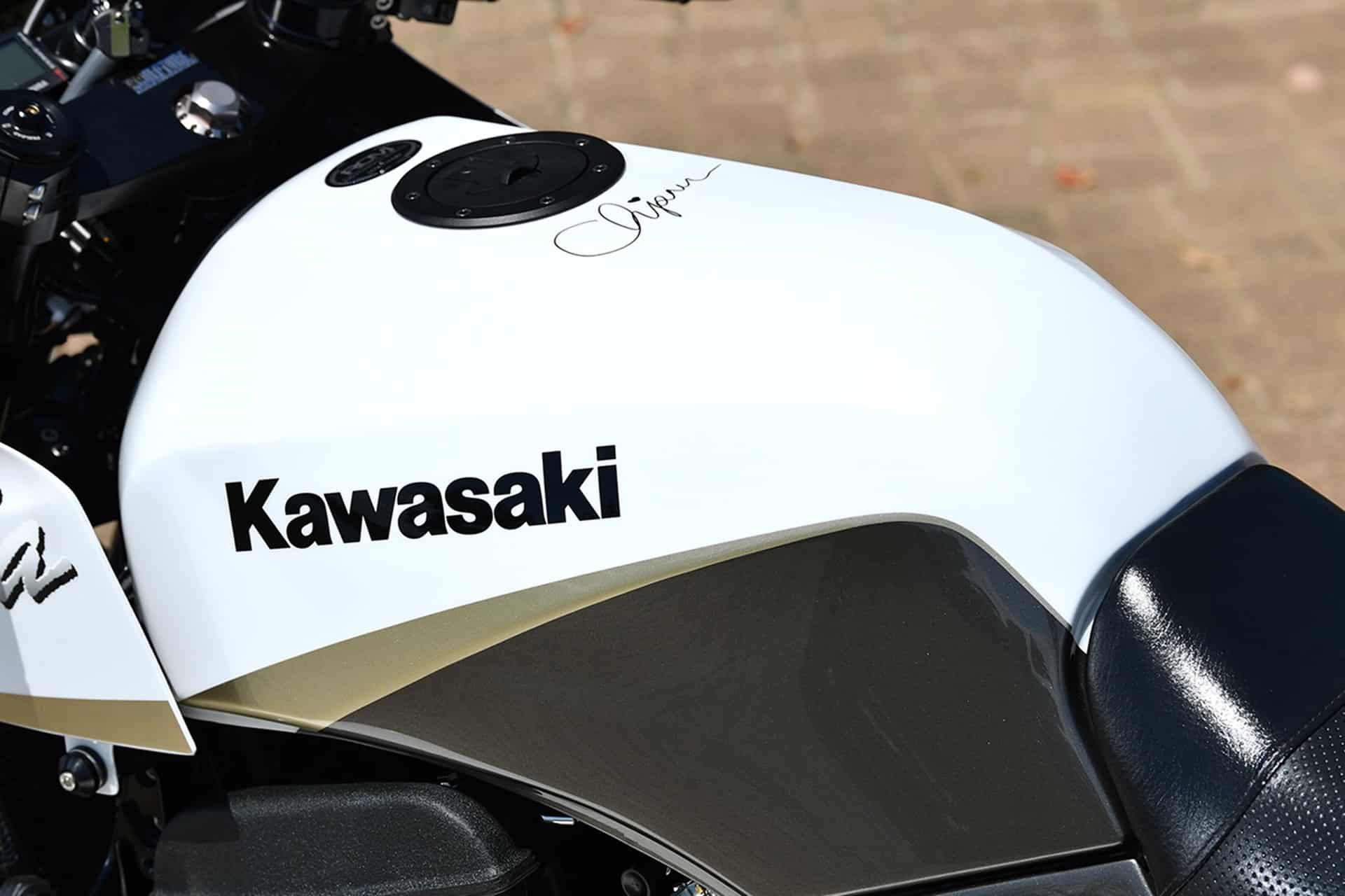Kawasaki GPZ900R White Fang By AC Sanctuary