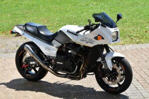Kawasaki GPZ900R White Fang By AC Sanctuary