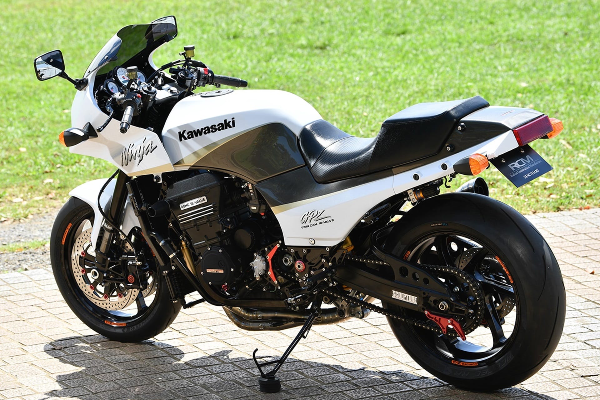 Kawasaki GPZ900R White Fang By AC Sanctuary