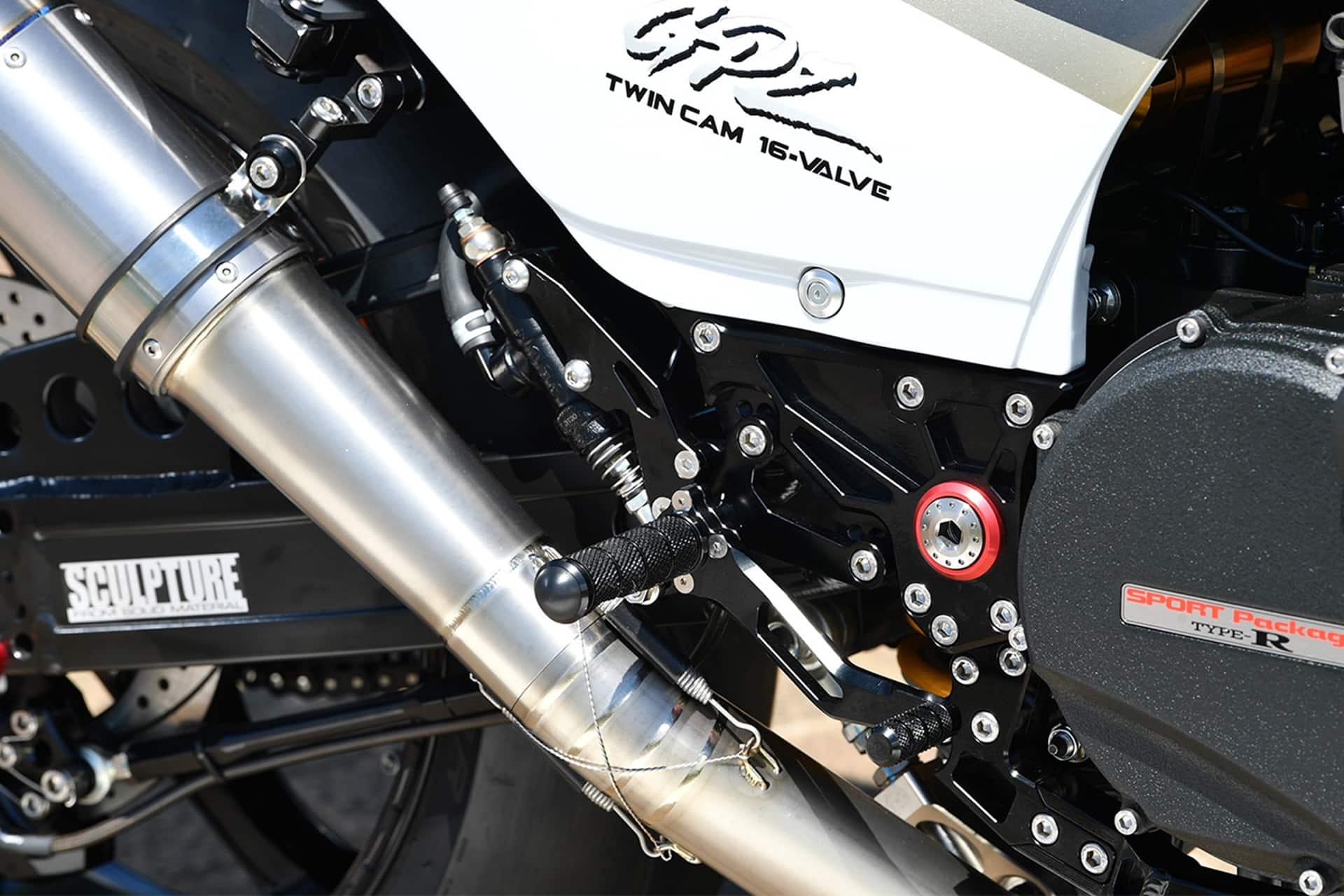 Kawasaki GPZ900R White Fang By AC Sanctuary
