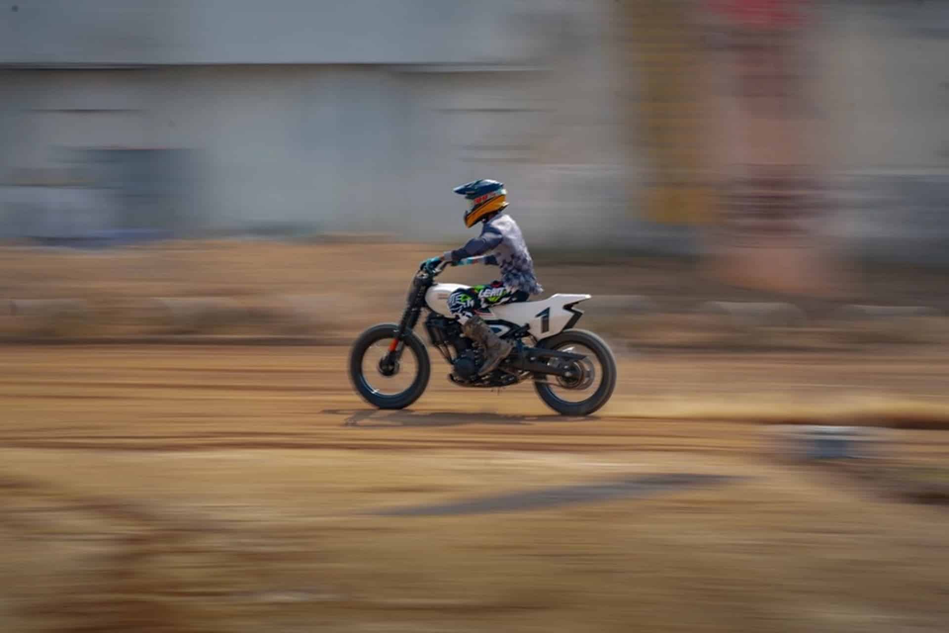 Royal Enfield FT450: La Guerrilla 450 se pasa al Flat Track