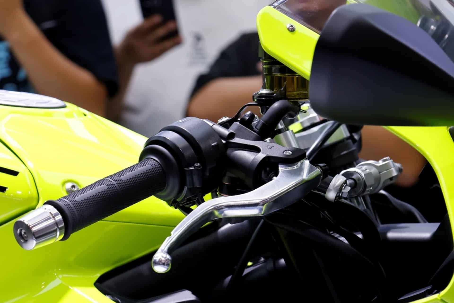 ZXJC ZX-500RR: La nueva rival de la ZX-4RR que se le parece hasta en el color…