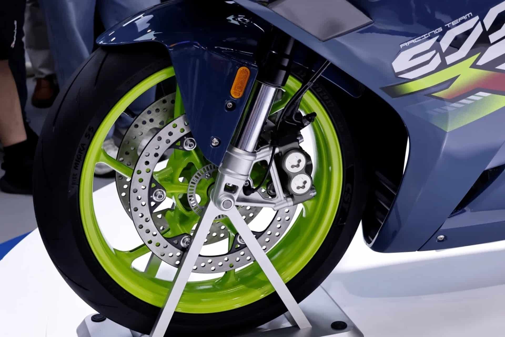 ZXJC ZX-500RR: La nueva rival de la ZX-4RR que se le parece hasta en el color…