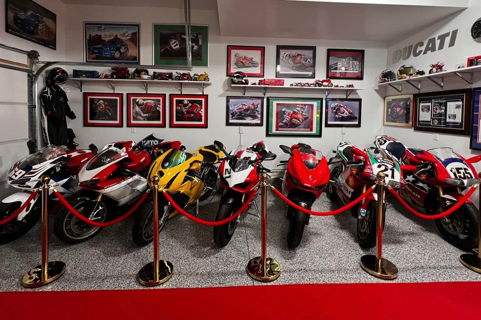 Os mostramos la colección de Ducatis que todos soñamos tener en nuestro garaje