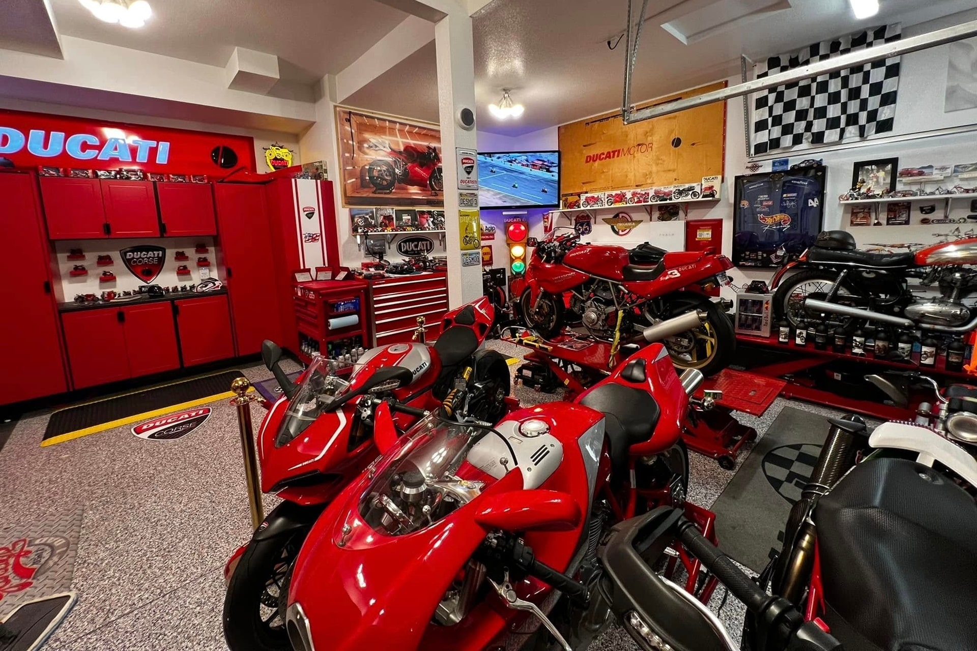 Os mostramos la colección de Ducatis que todos soñamos tener en nuestro garaje