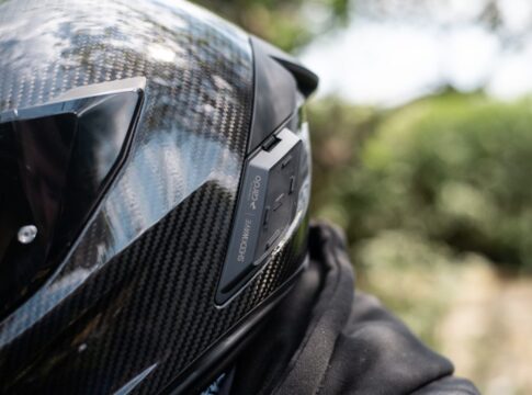 Ruroc anuncia la disponibilidad del sistema optimizado Shockwave Mesh para su modelo Eox