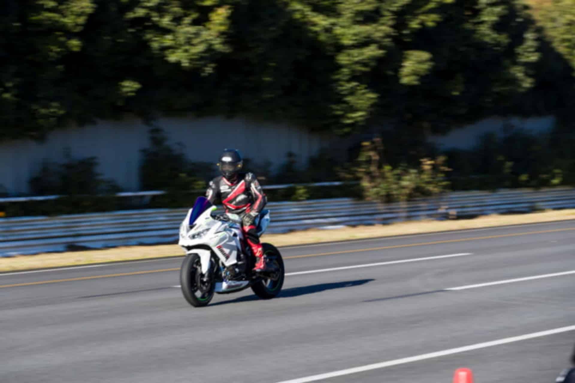 Kawasaki ZX-4R turbo Trick Star