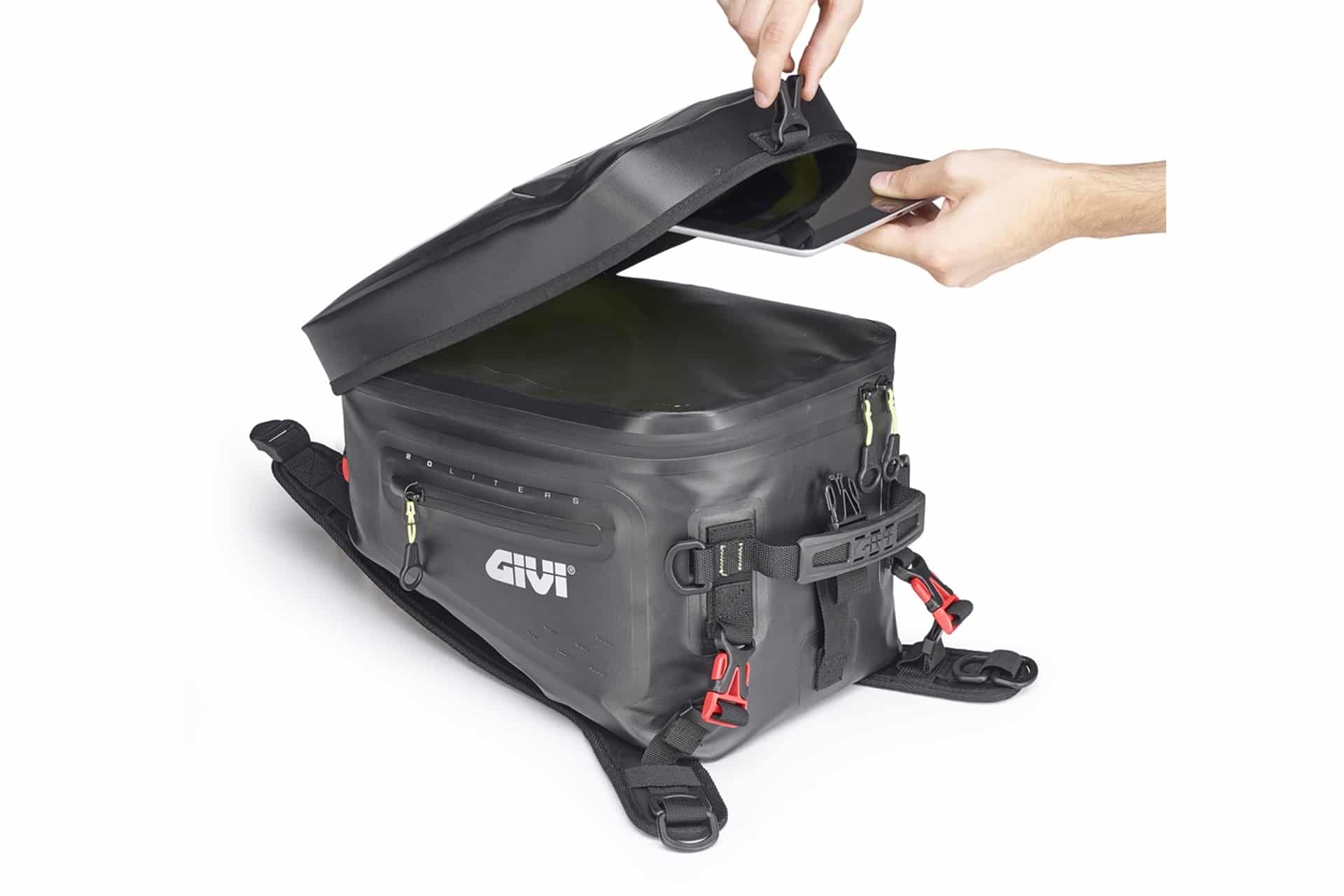GIVI nos ofrece el el regalo ideal esta Navidad para aquellos que buscan aventuras en moto