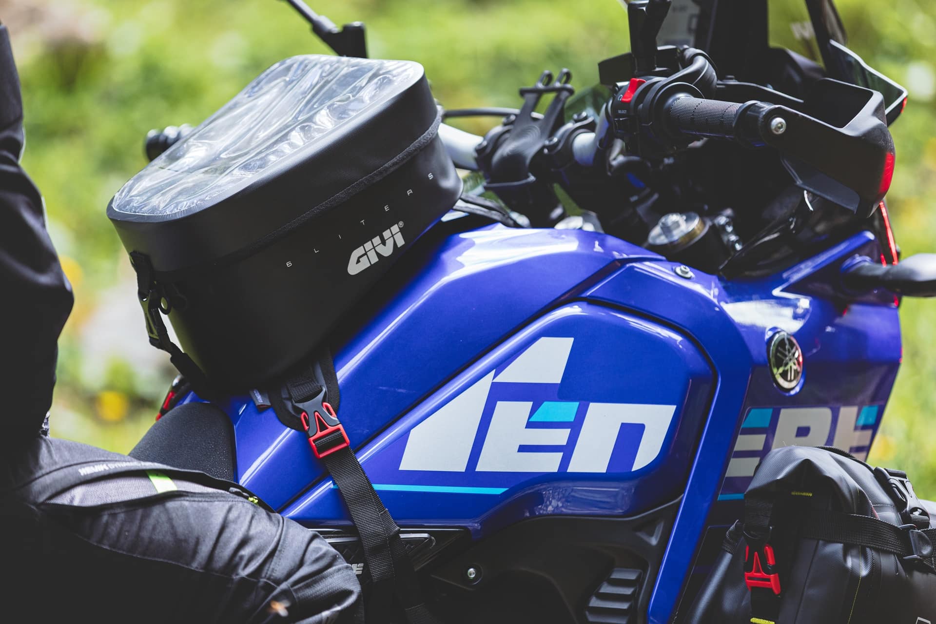 GIVI nos ofrece el el regalo ideal esta Navidad para aquellos que buscan aventuras en moto