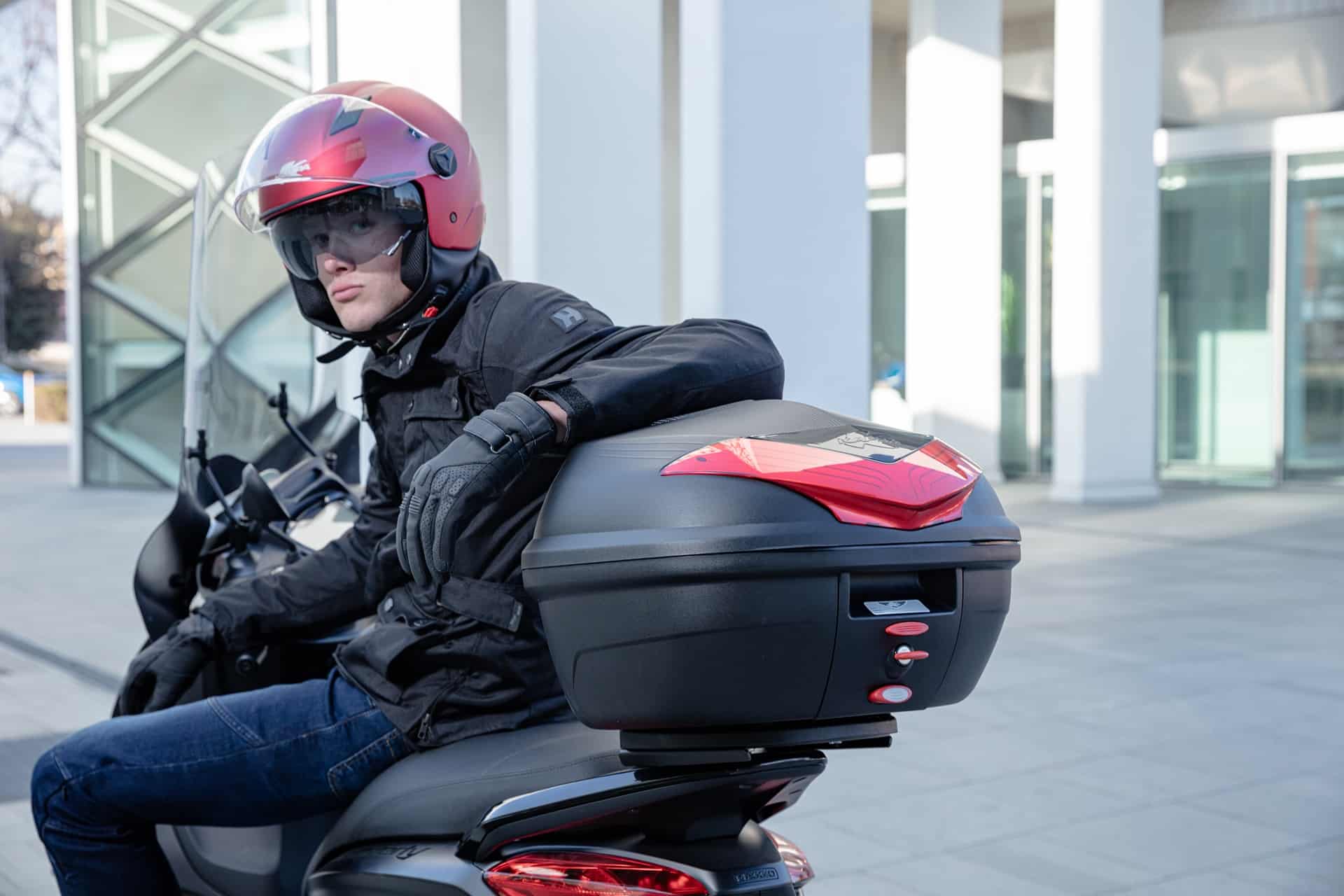 Kappa presenta sus nuevos baúles K400 y K466: Elegancia y practicidad para el segmento scooter
