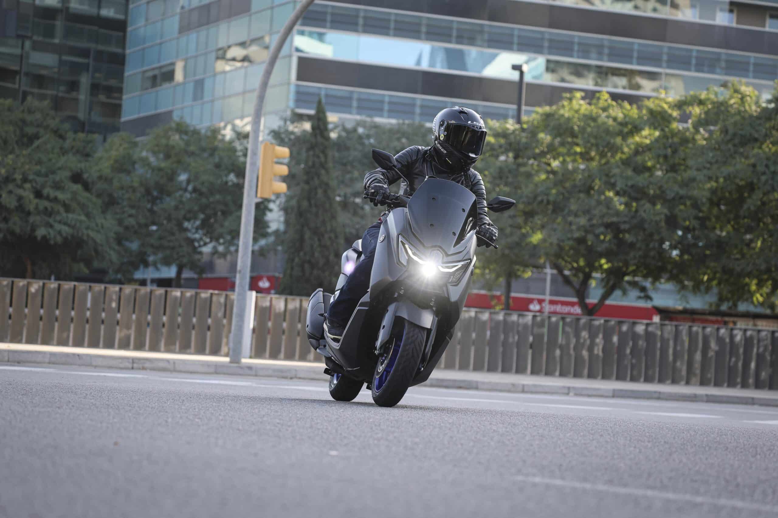 Yamaha NMax 125 (1)