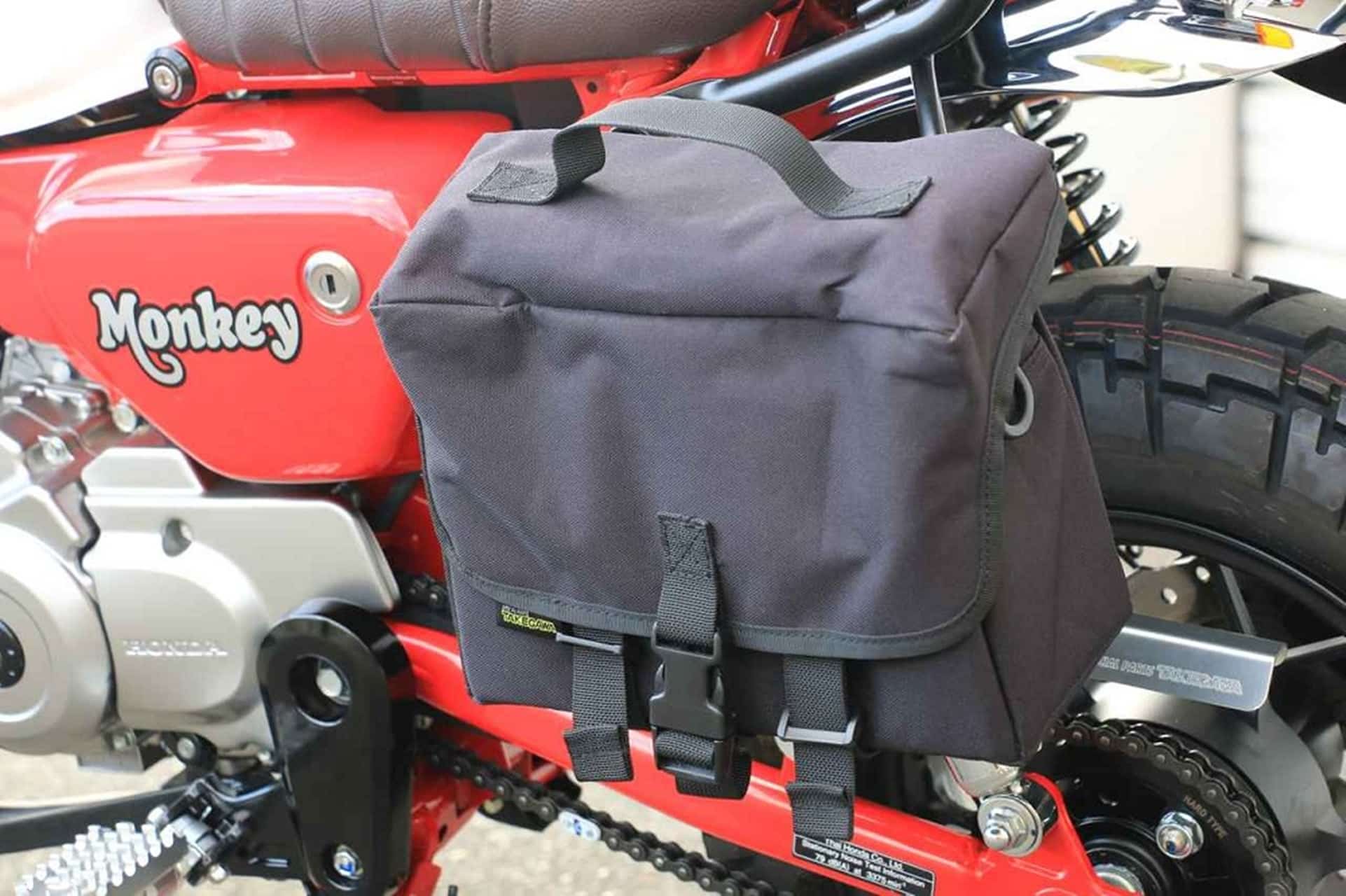 El especialista japonés Takekawa lanza una completa gama de accesorios para Honda Monkey