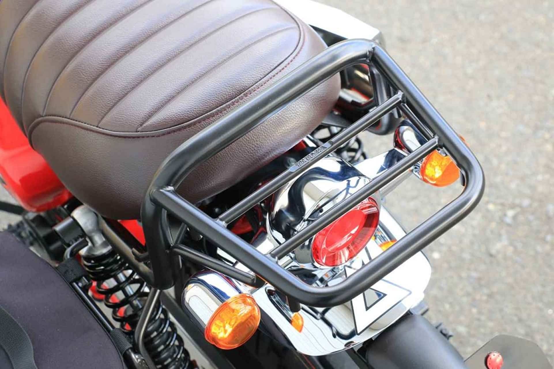 El especialista japonés Takekawa lanza una completa gama de accesorios para Honda Monkey