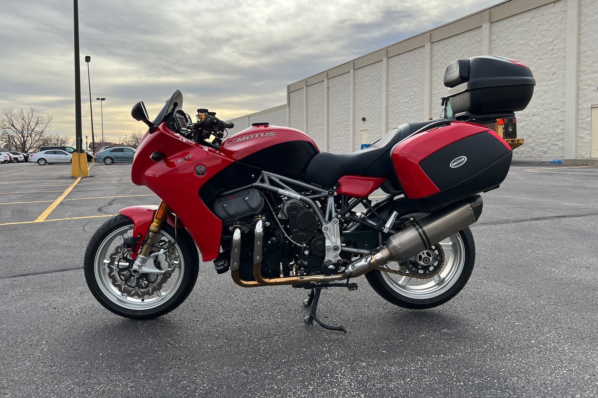 Motos de ensueño a la venta: Motus MST de 2017