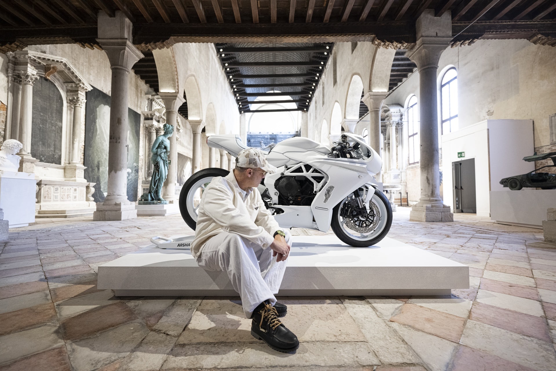 MV Agusta celebra sus 80 años de éxitos, dentro y fuera de la pista