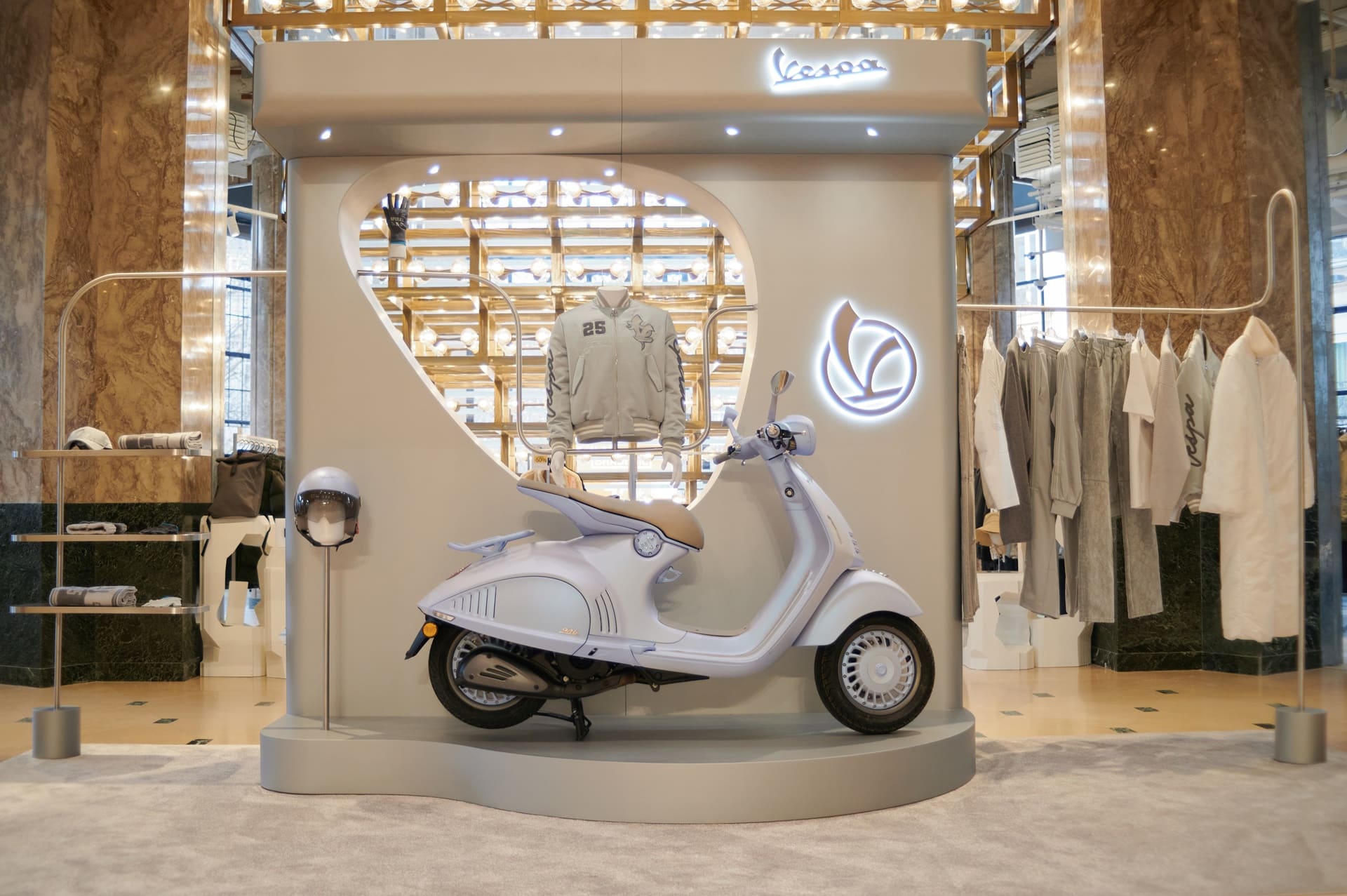 Vespa celebra el Año de la Serpiente con su nueva 946 Snake de edición limitada