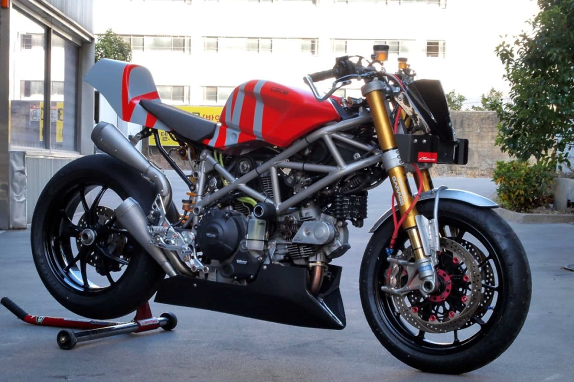 Ducati Hypermotard 796 by Crazy Garage