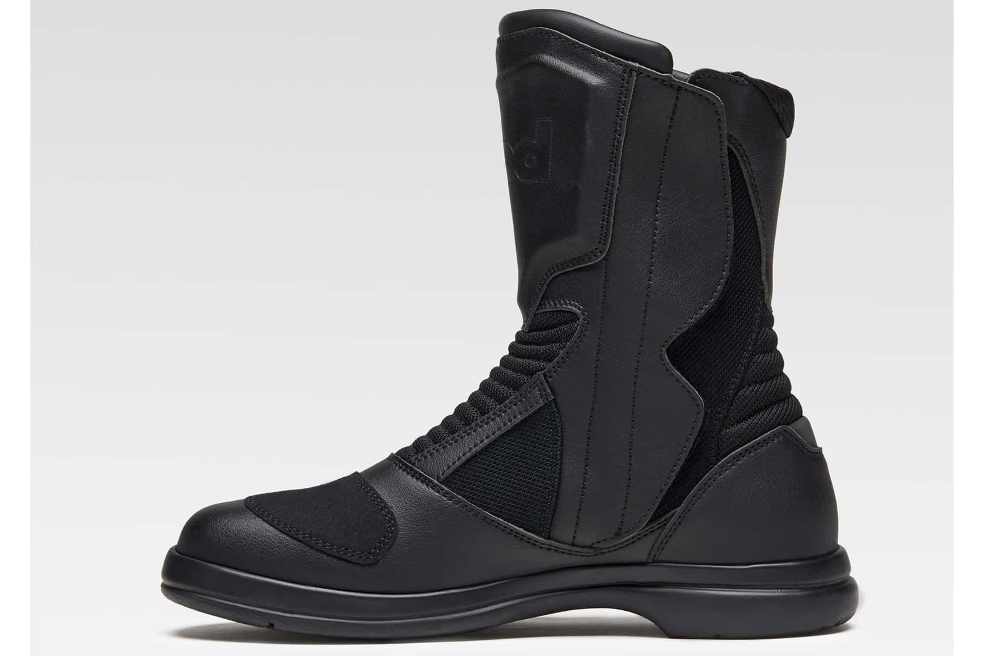 Gama de botas H2OUT de XPD: Cuando la humedad y el agua dejan de ser un inconveniente para montar en moto