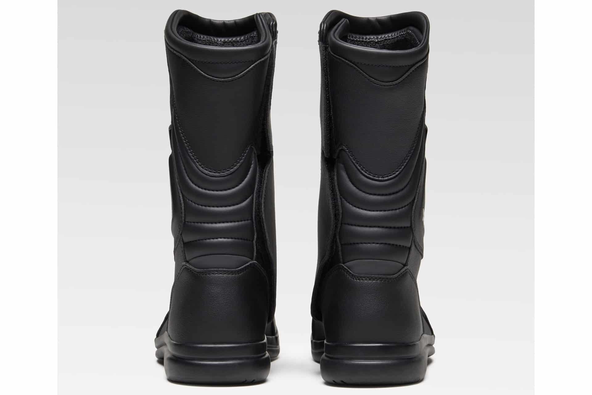 Gama de botas H2OUT de XPD: Cuando la humedad y el agua dejan de ser un inconveniente para montar en moto