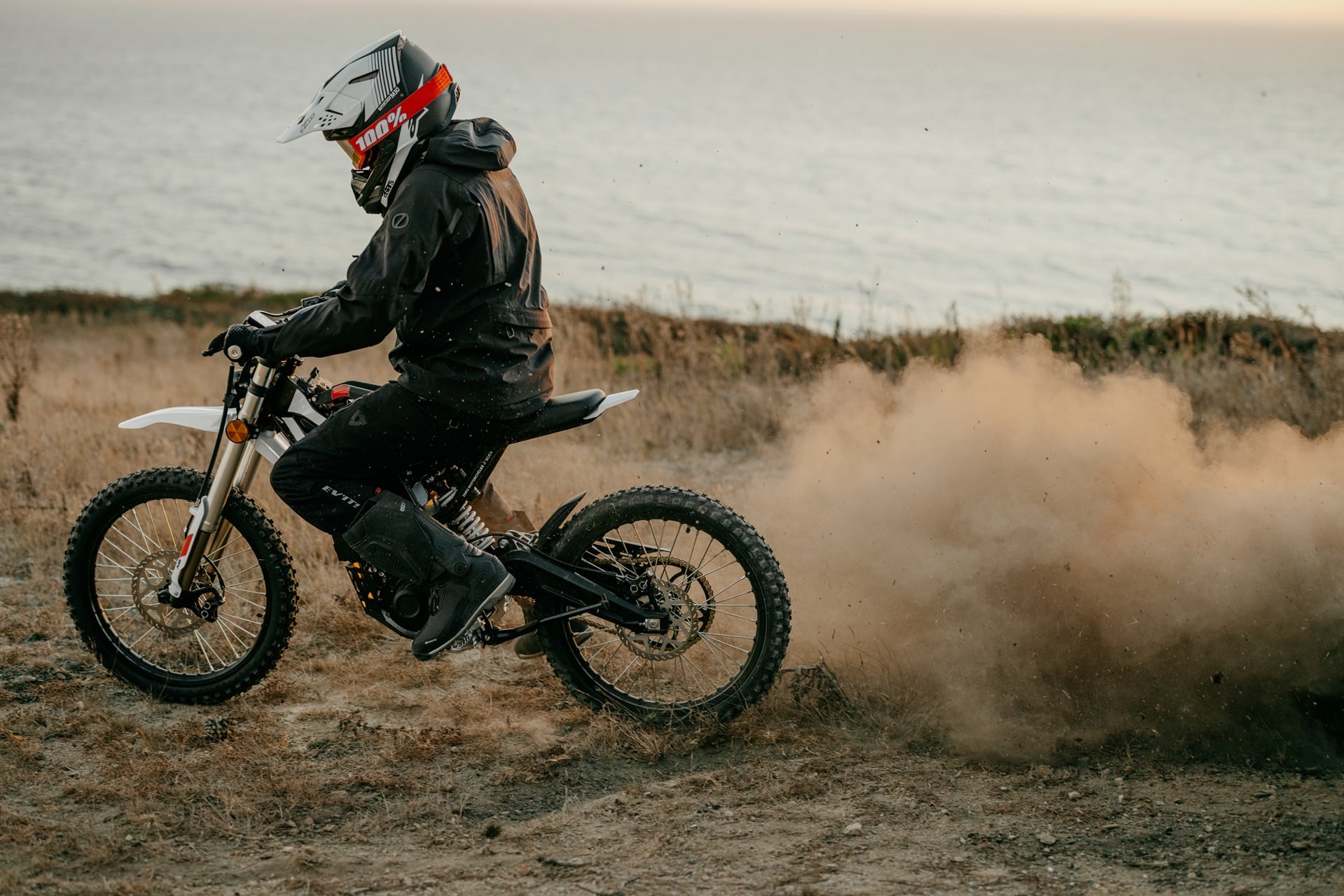 Zero Motorcycles introduce la novedosa gama X Line 2025 con las nuevas XB y XE