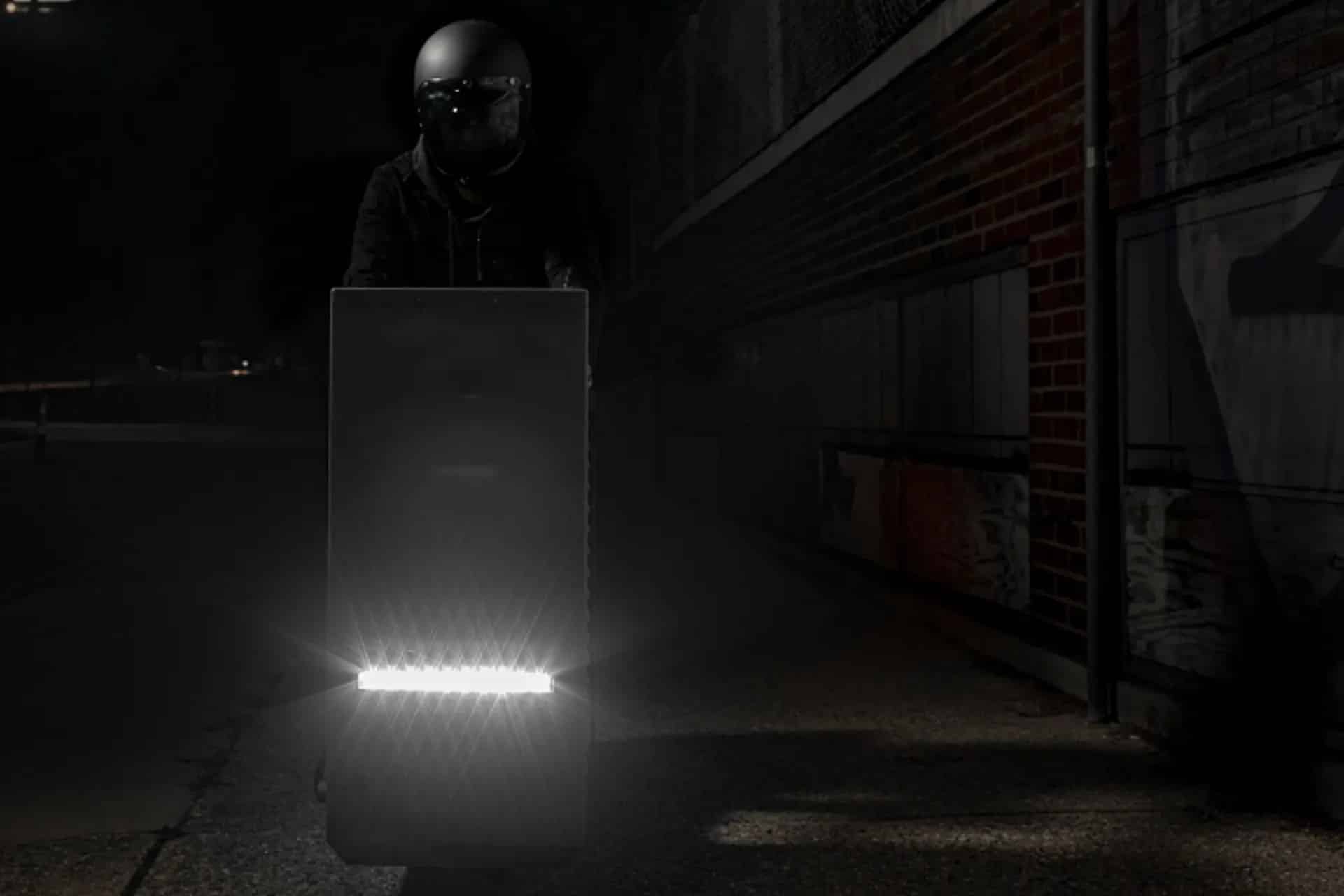 Se llama Nomoto concept y no, no es un transformador eléctrico. Es una moto totalmente funcional
