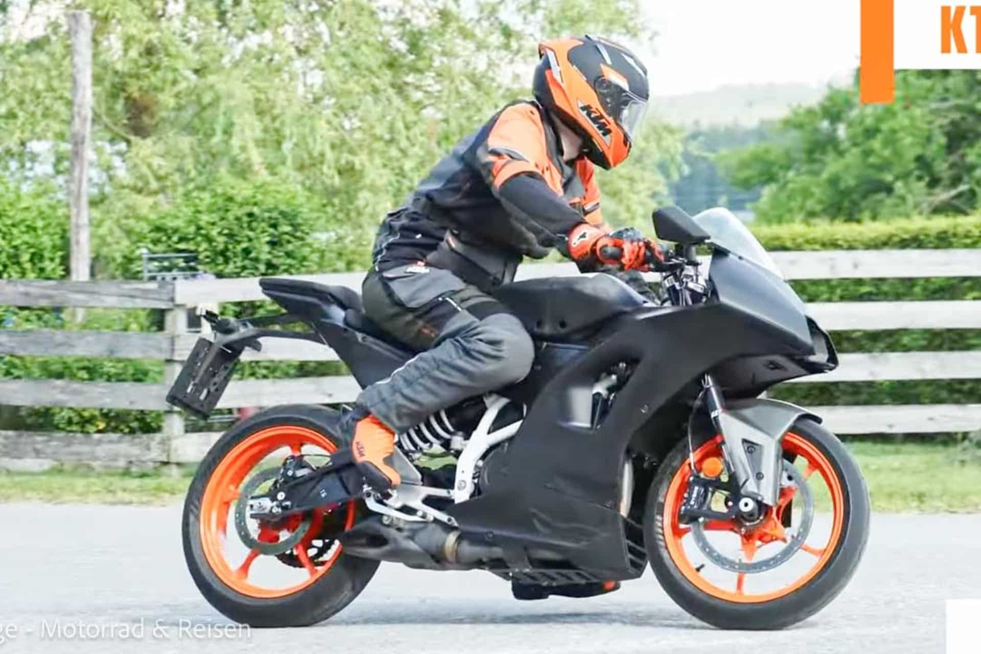 KTM sigue dando pasos en la evolución de su futura RC 390