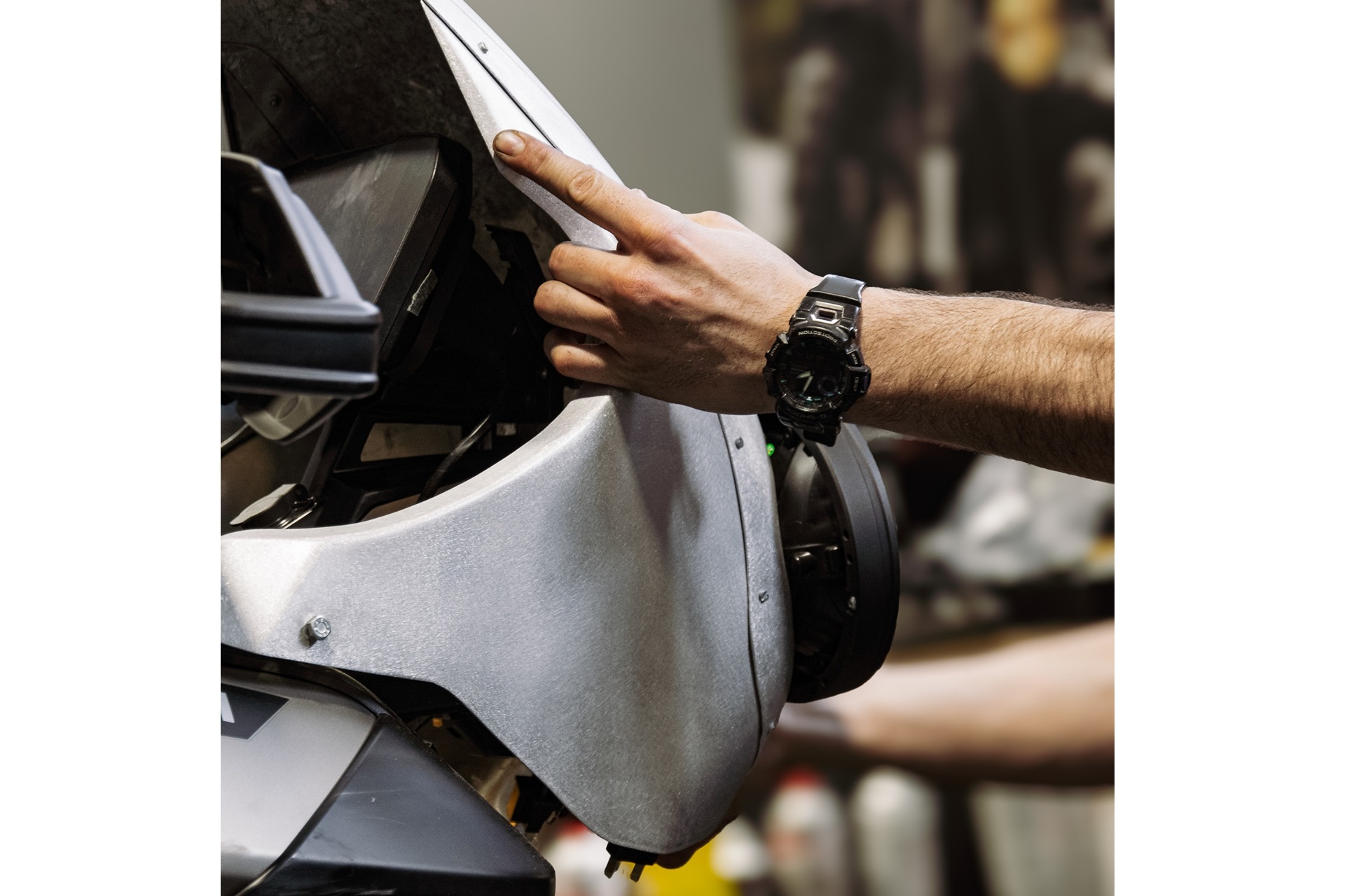 Ahora tu Triumph Tiger 900 puede lucir un look noventero con este kit "plug and play" de South Garage