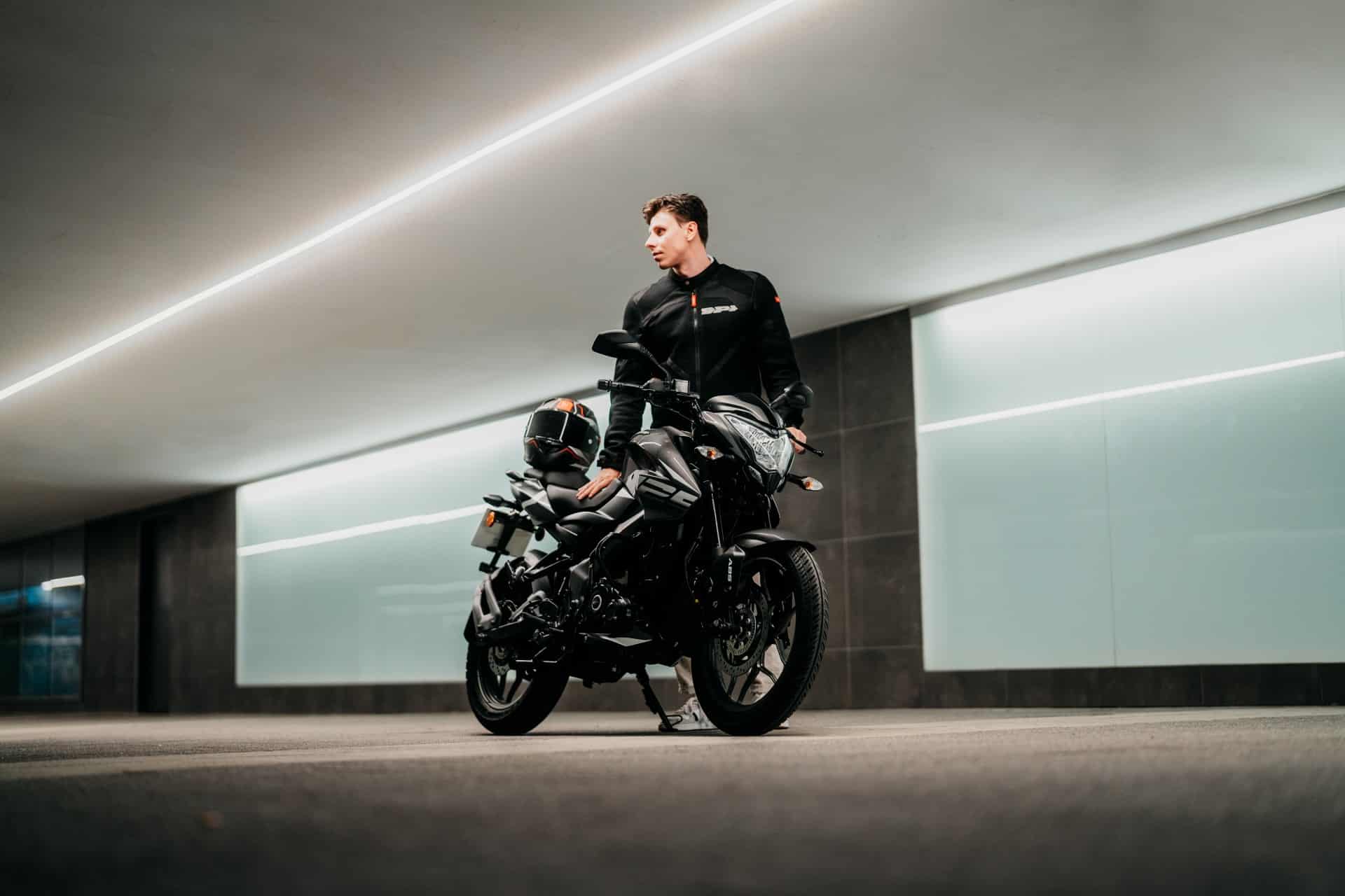 Bajaj Dominar y Pulsar