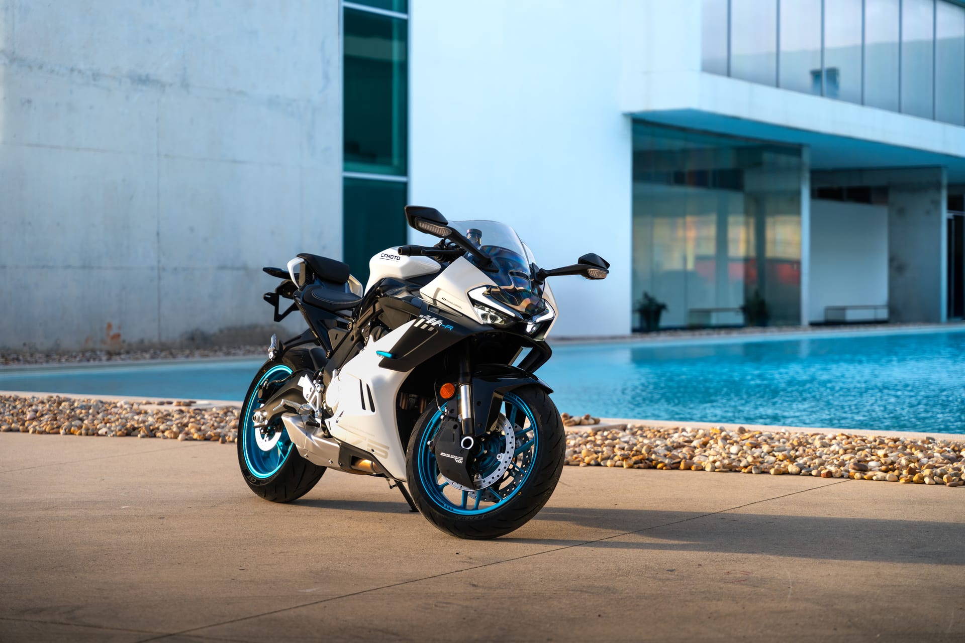 Prueba CF Moto 675 SR-R