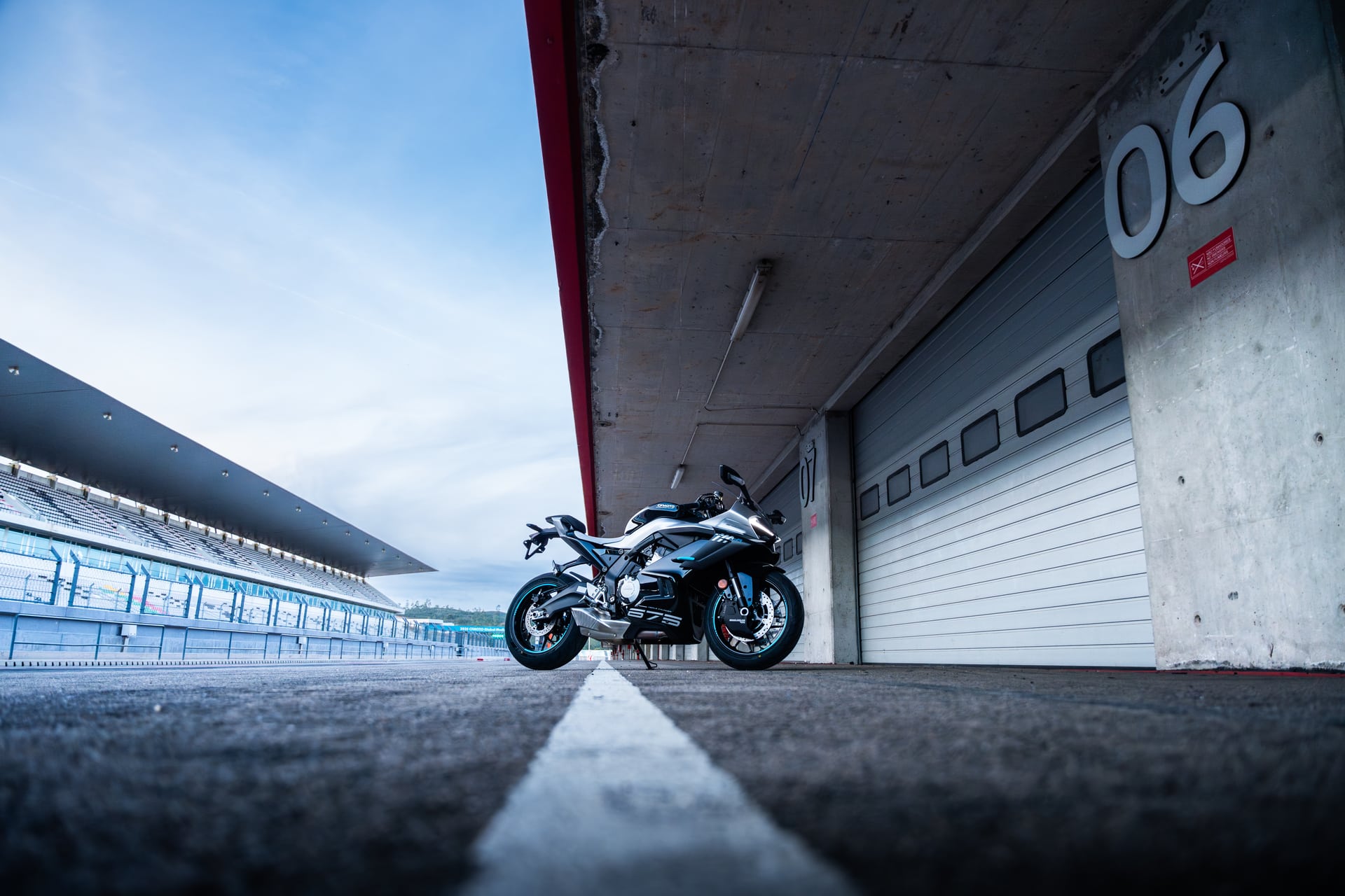 Prueba CF Moto 675 SR-R