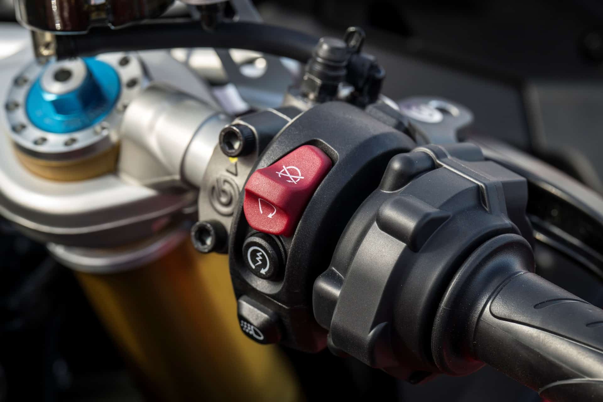 Ducati Panigale V2 2025