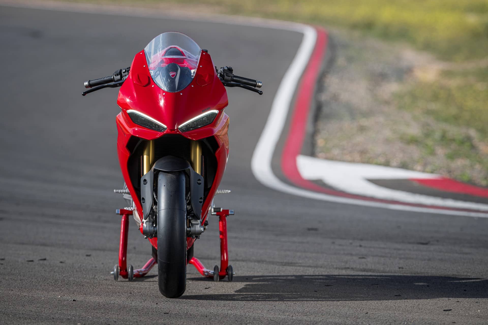 Ducati Panigale V2 2025