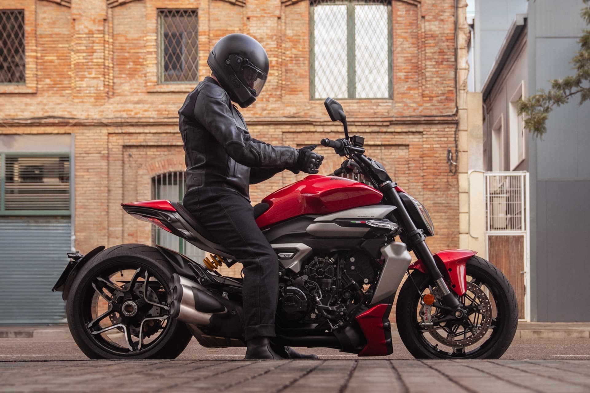 Ducati XDiavel V4 2025