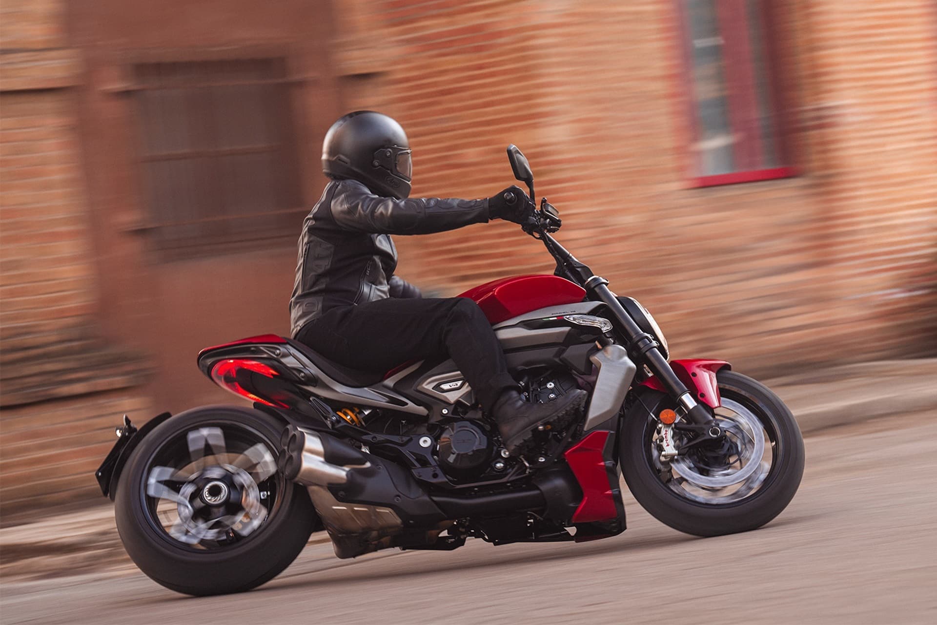 Ducati XDiavel V4 2025